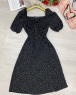 Платье с разрезом и декольте в горошек черное G290
