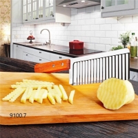 Кухонный волнистый нож для фигурной нарезки овощей и фруктов с деревянной ручкой