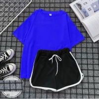 Костюм ярко-синяя футболка и черные шорты SN