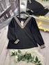 Блузка Size Plus с треугольным вырезом вставки ажур черная M29