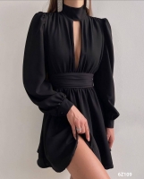 Платье расклешенное манжет на шее чёрное Z109