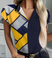 Блузка с коротким рукавом темно-синяя с желтыми квадратами A133